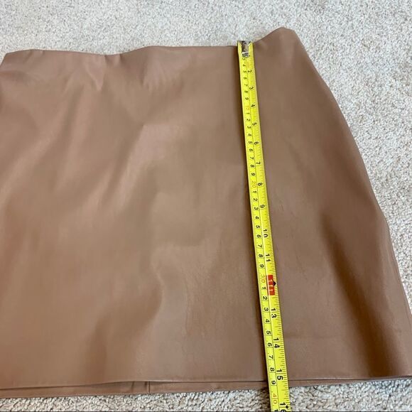 SHINESTAR vegan faux leather mini skirt camel brown Sz L NWT - Picture 6 of 8